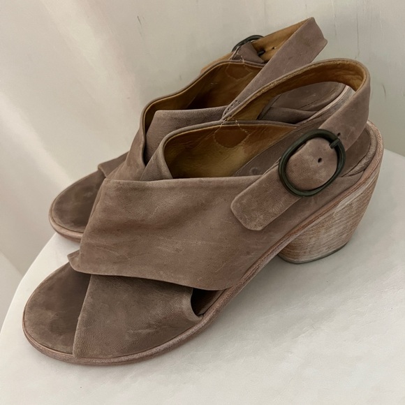 P. Monjo Heeled Leather Sandal - Picture 3 of 8